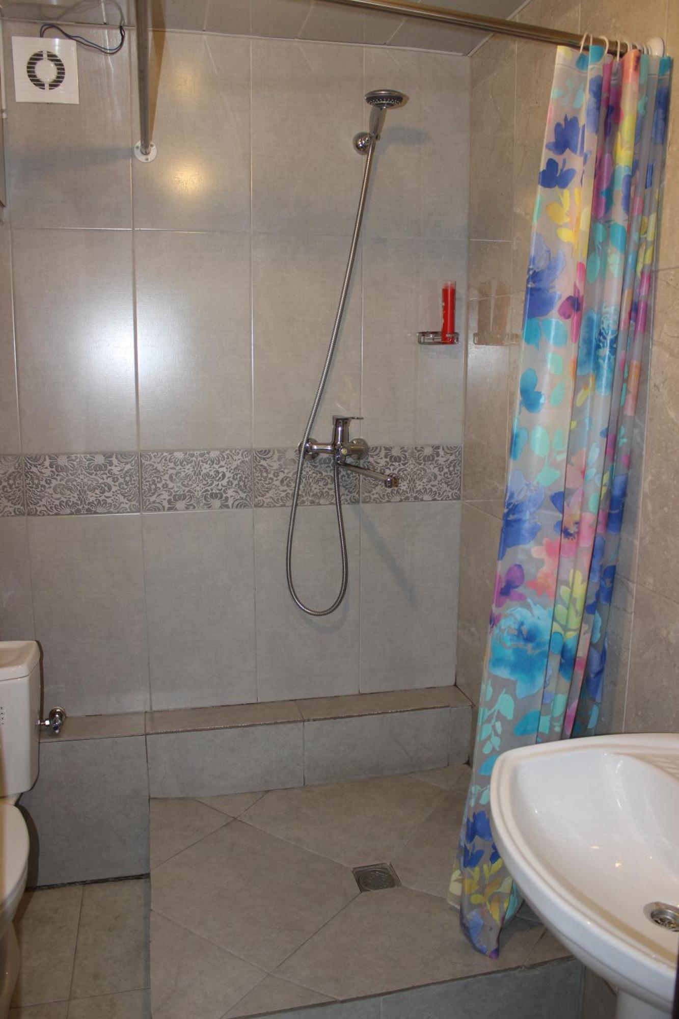 Hostel Near The Square Tbilisi Exterior photo